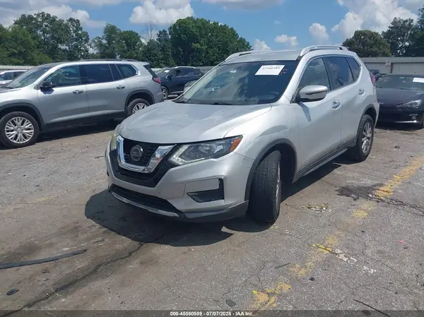 5N1AT2MT4JC800369 2018 NISSAN ROGUE - Image 2