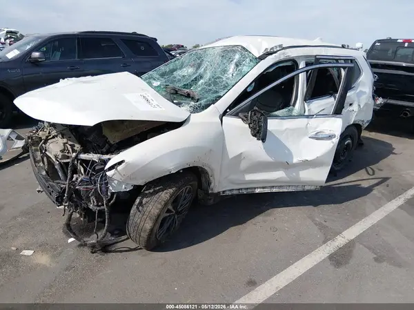 5N1AT2MT4JC808035 2018 NISSAN ROGUE - Image 2