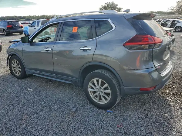 5N1AT2MT4JC810920 2018 NISSAN ROGUE - Image 2