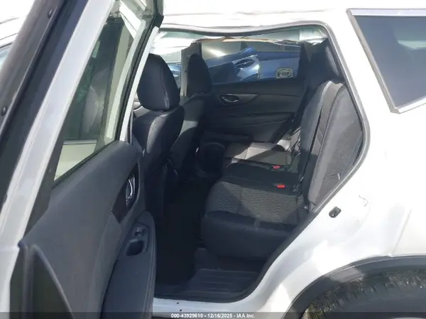 5N1AT2MT4JC814885 2018 NISSAN ROGUE - Image 8