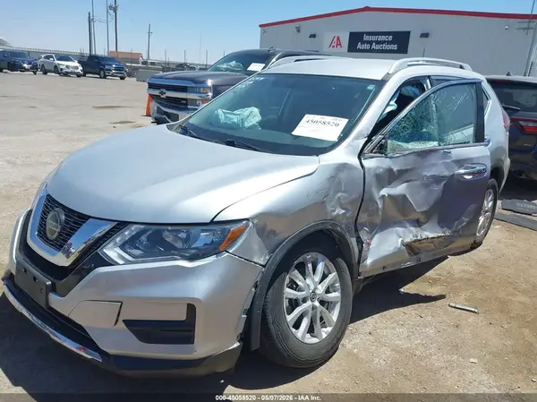 5N1AT2MT4JC815826 2018 NISSAN ROGUE - Image 2
