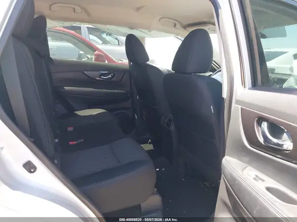 5N1AT2MT4JC815826 2018 NISSAN ROGUE - Image 8
