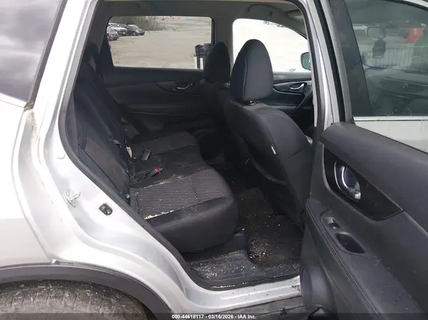 5N1AT2MT4JC816233 2018 NISSAN ROGUE - Image 8