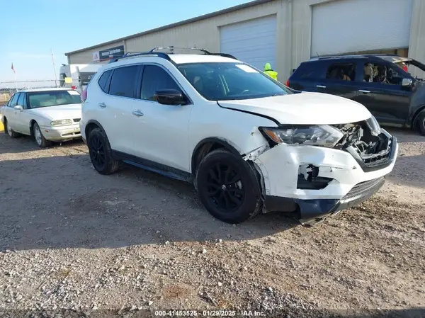 5N1AT2MT4JC817320 2018 NISSAN ROGUE - Image 1
