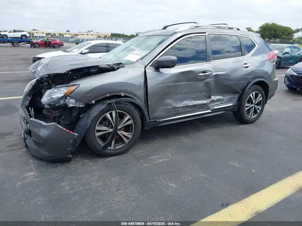 5N1AT2MT4JC826244 2018 NISSAN ROGUE - Image 2