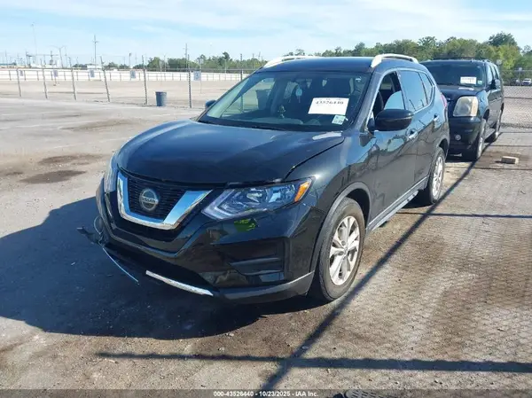 5N1AT2MT4JC827474 2018 NISSAN ROGUE - Image 2