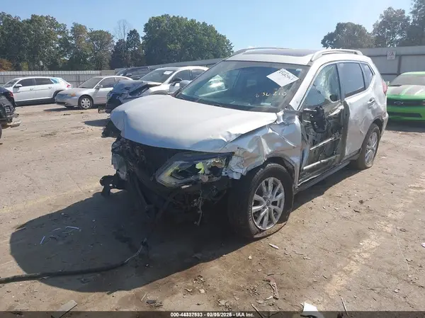 5N1AT2MT4JC836210 2018 NISSAN ROGUE - Image 2