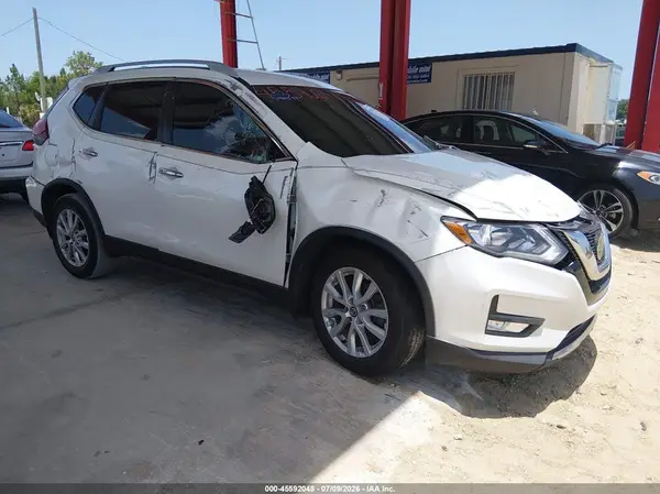 5N1AT2MT4JC836773 2018 NISSAN ROGUE - Image 1