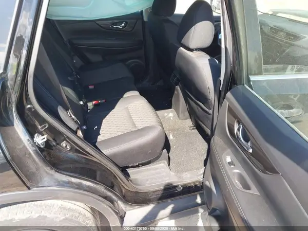 5N1AT2MT4JC838930 2018 NISSAN ROGUE - Image 8