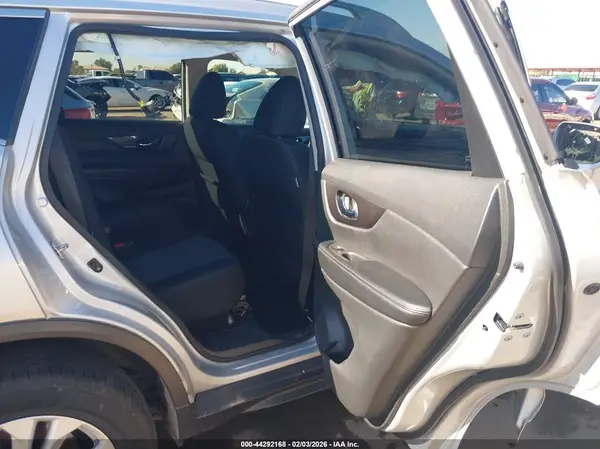 5N1AT2MT4JC839110 2018 NISSAN ROGUE - Image 8