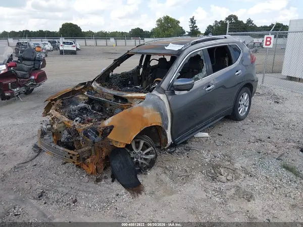 5N1AT2MT4JC840404 2018 NISSAN ROGUE - Image 2