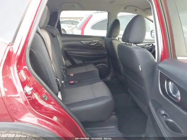 5N1AT2MT4JC842086 2018 NISSAN ROGUE - Image 8