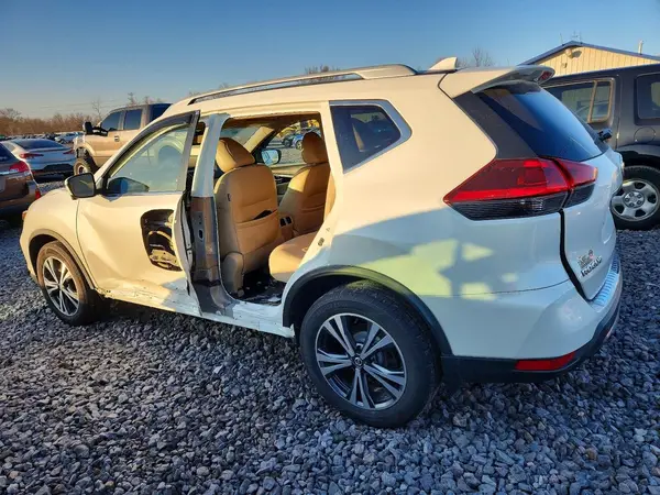 5N1AT2MT4JC844436 2018 NISSAN ROGUE - Image 2