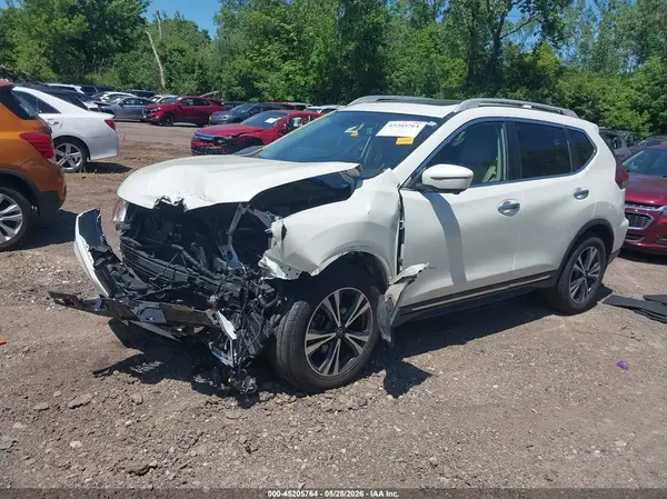 5N1AT2MT4JC844811 2018 NISSAN ROGUE - Image 2
