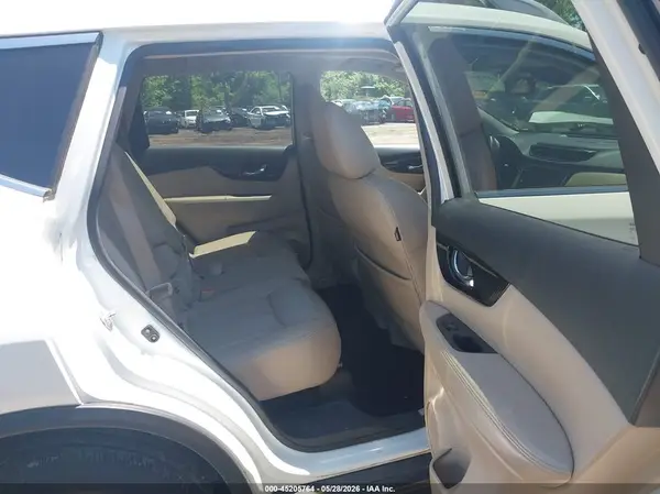 5N1AT2MT4JC844811 2018 NISSAN ROGUE - Image 8