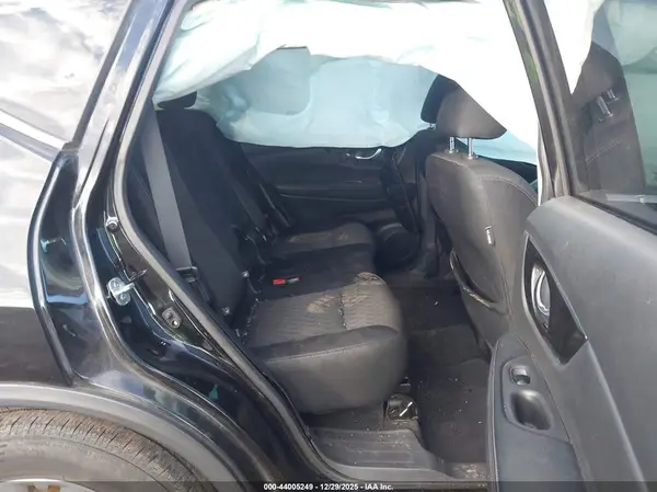 5N1AT2MT4JC845800 2018 NISSAN ROGUE - Image 8