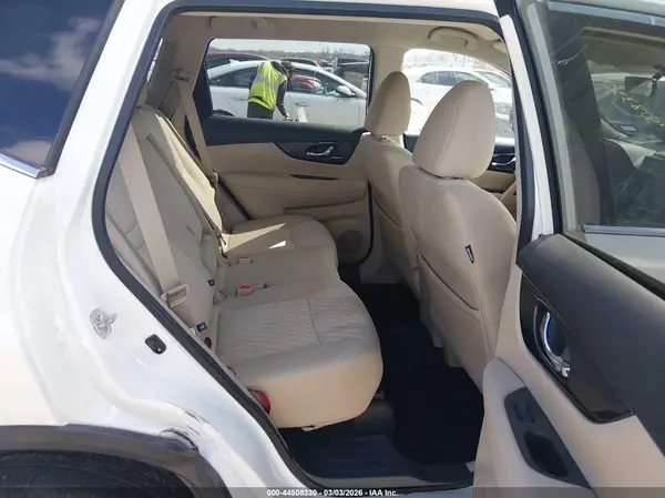 5N1AT2MT4JC850544 2018 NISSAN ROGUE - Image 8