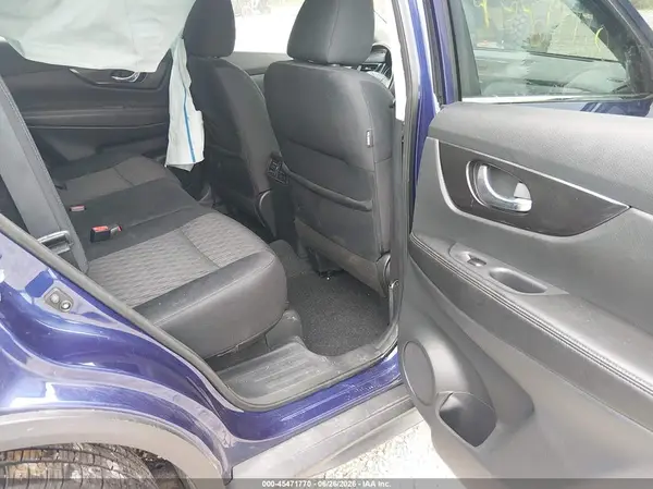 5N1AT2MT4KC705828 2019 NISSAN ROGUE - Image 8