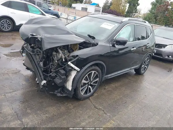 5N1AT2MT4KC708020 2019 NISSAN ROGUE - Image 2