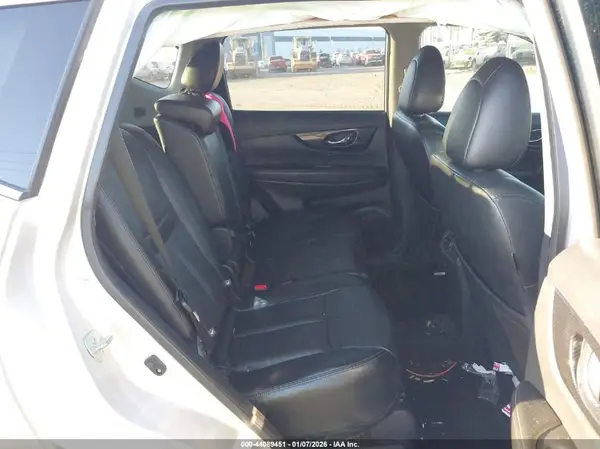 5N1AT2MT4KC709670 2019 NISSAN ROGUE - Image 8