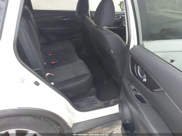 5N1AT2MT4KC715355 2019 NISSAN ROGUE - Image 8