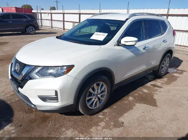 5N1AT2MT4KC715940 2019 NISSAN ROGUE - Image 2
