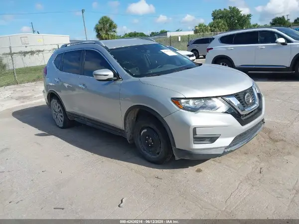 5N1AT2MT4KC744340 2019 NISSAN ROGUE - Image 1