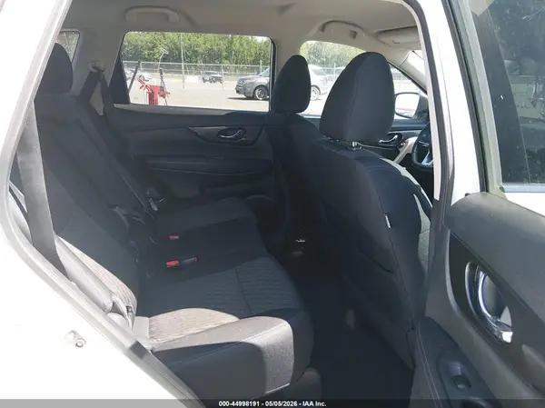 5N1AT2MT4KC755175 2019 NISSAN ROGUE - Image 8