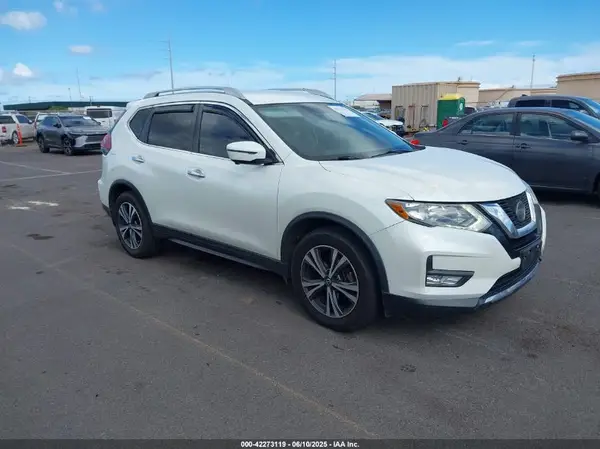 5N1AT2MT4KC767178 2019 NISSAN ROGUE - Image 1