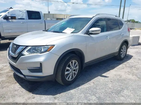 5N1AT2MT4KC770484 2019 NISSAN ROGUE - Image 2