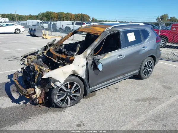 5N1AT2MT4KC810983 2019 NISSAN ROGUE - Image 2