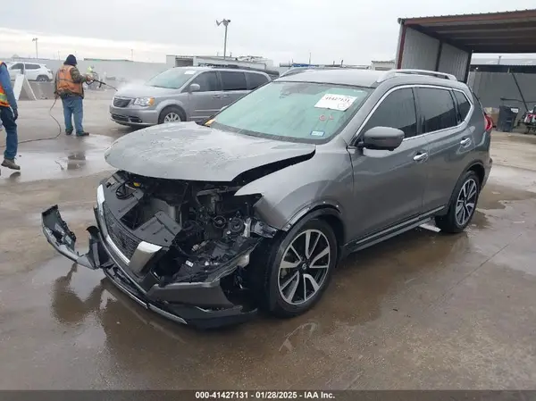 5N1AT2MT4KC840744 2019 NISSAN ROGUE - Image 2