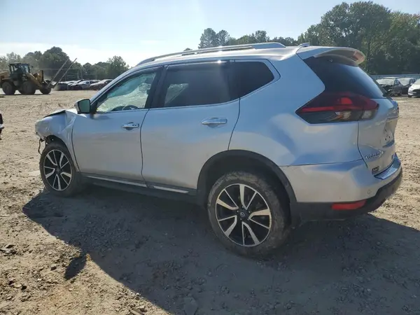 5N1AT2MT4LC764735 2020 NISSAN ROGUE - Image 2