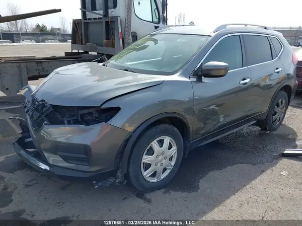 5N1AT2MT4LC815733 2020 NISSAN ROGUE - Image 2
