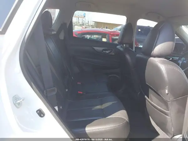 5N1AT2MT5GC743933 2016 NISSAN ROGUE - Image 8