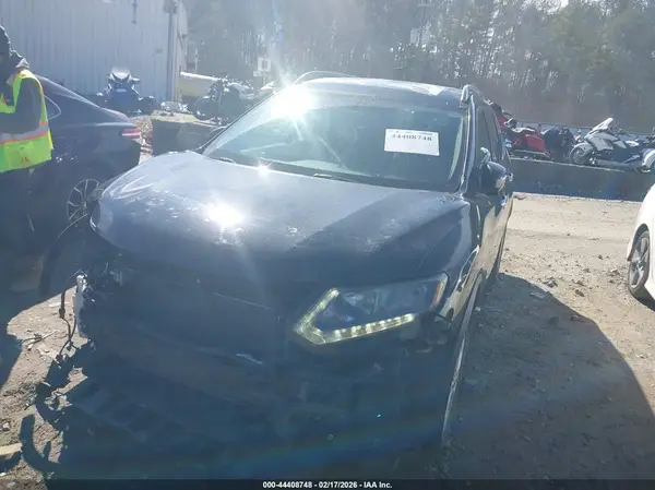 5N1AT2MT5GC888910 2016 NISSAN ROGUE - Image 2