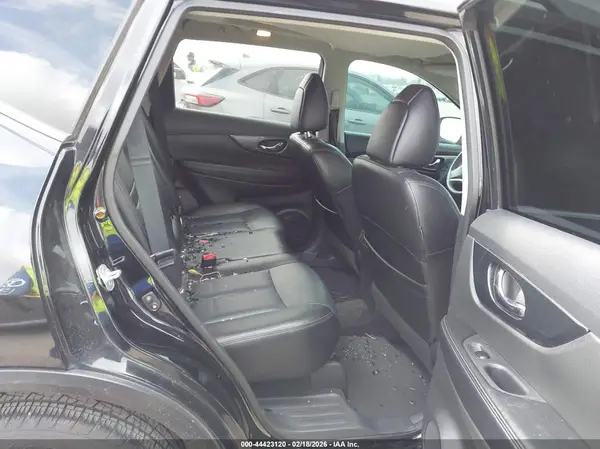 5N1AT2MT5GC890947 2016 NISSAN ROGUE - Image 8