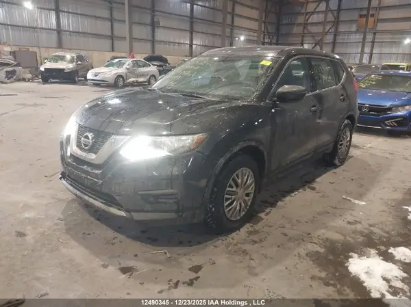5N1AT2MT5HC744226 2017 NISSAN ROGUE - Image 2