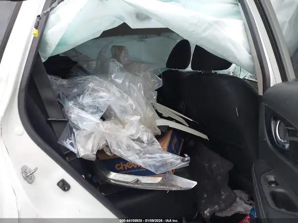 5N1AT2MT5HC746672 2017 NISSAN ROGUE - Image 8