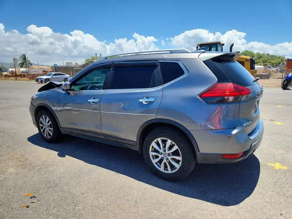 5N1AT2MT5HC764699 2017 NISSAN ROGUE - Image 2