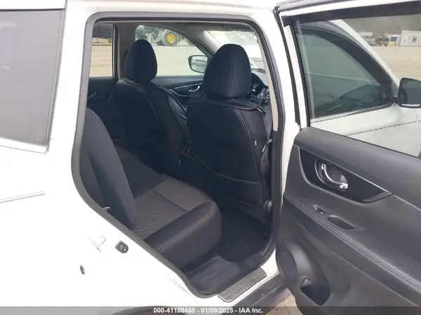 5N1AT2MT5HC770423 2017 NISSAN ROGUE - Image 8