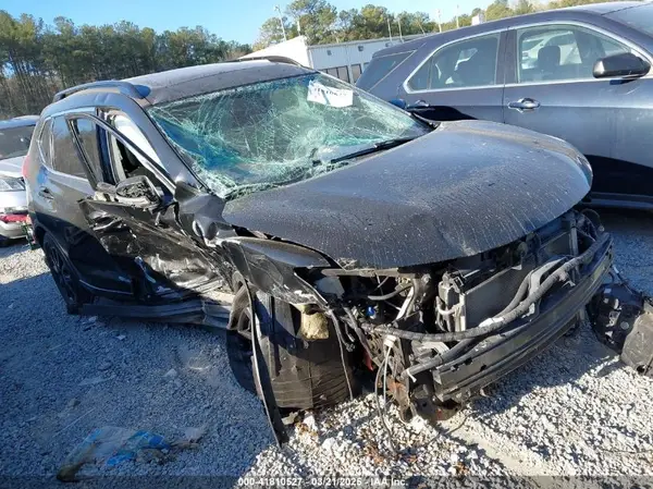 5N1AT2MT5HC772401 2017 NISSAN ROGUE - Image 1