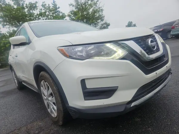 5N1AT2MT5HC773063 2017 NISSAN ROGUE - Image 1