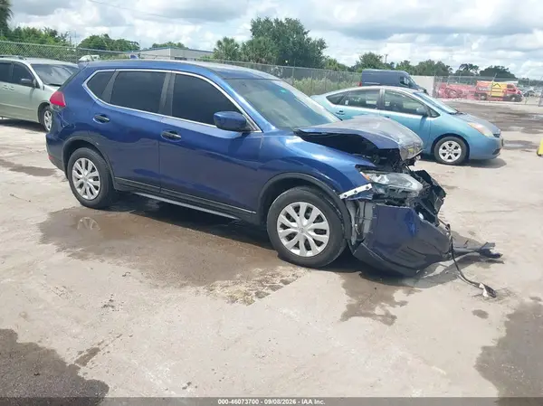5N1AT2MT5HC774827 2017 NISSAN ROGUE - Image 1