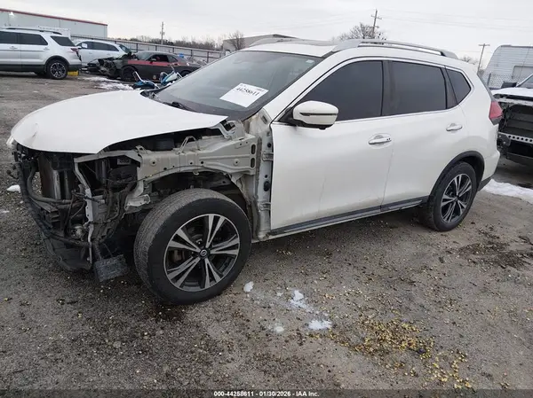 5N1AT2MT5HC777341 2017 NISSAN ROGUE - Image 2