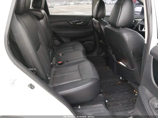 5N1AT2MT5HC777341 2017 NISSAN ROGUE - Image 8