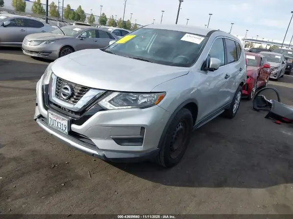 5N1AT2MT5HC779655 2017 NISSAN ROGUE - Image 2