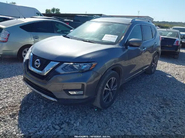 5N1AT2MT5HC783074 2017 NISSAN ROGUE - Image 2
