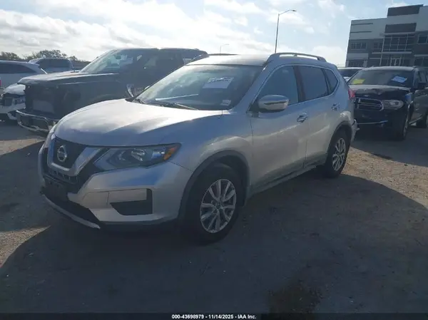 5N1AT2MT5HC804389 2017 NISSAN ROGUE - Image 2