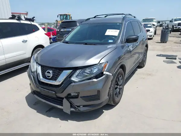 5N1AT2MT5HC810841 2017 NISSAN ROGUE - Image 2